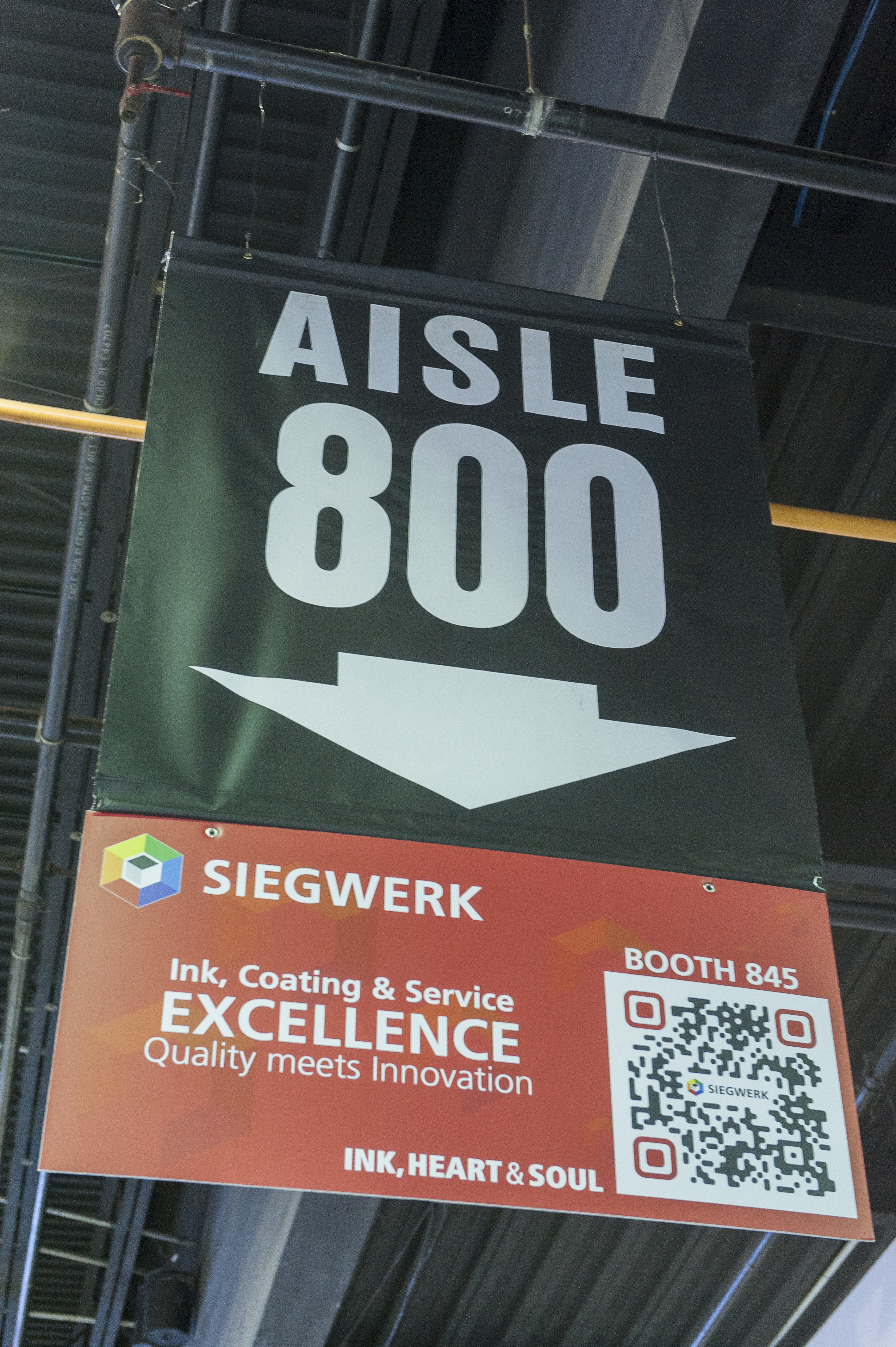 Aisle banners